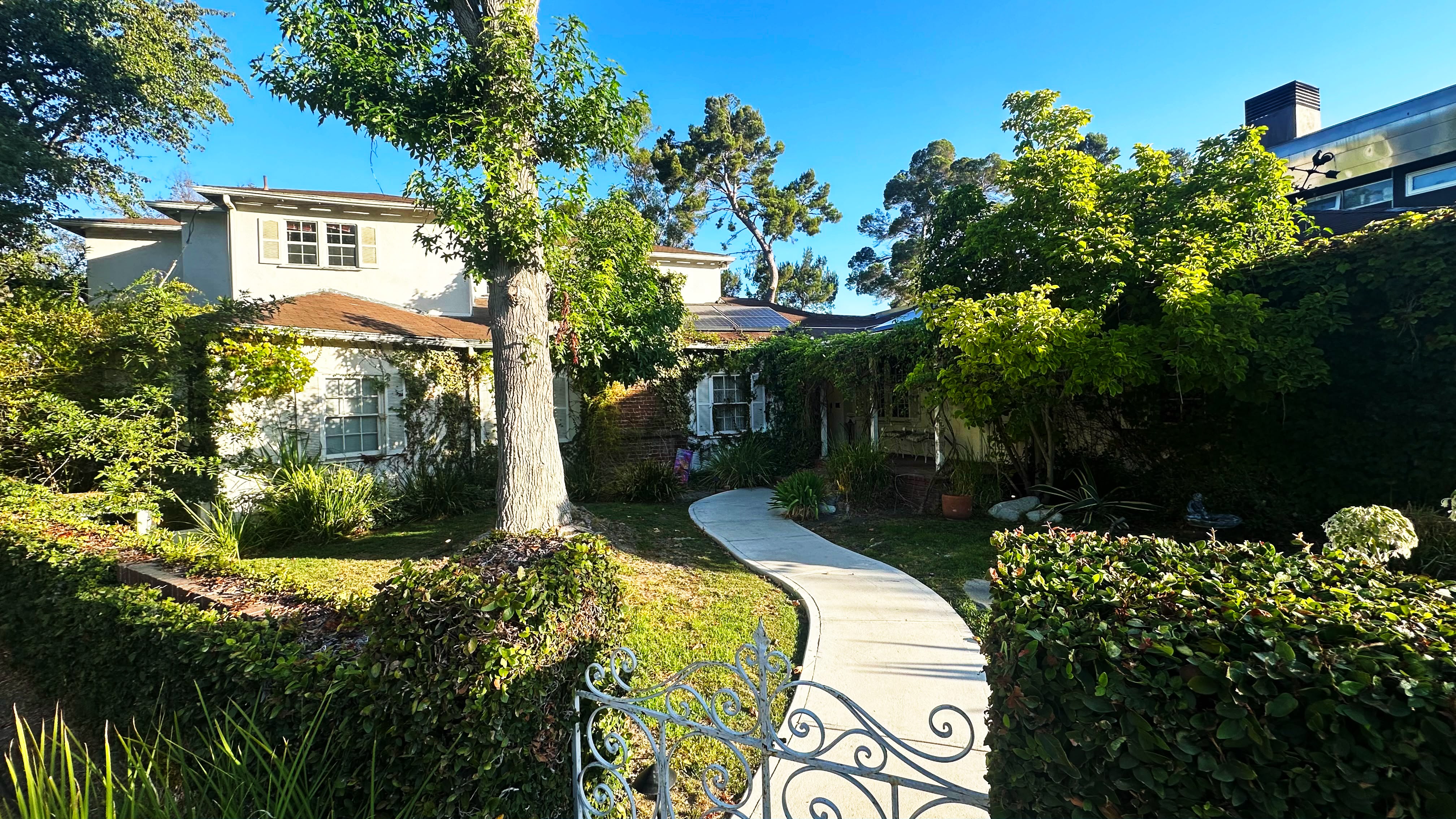 Upscale Private Pool & Outdoor Entertaining Oasis