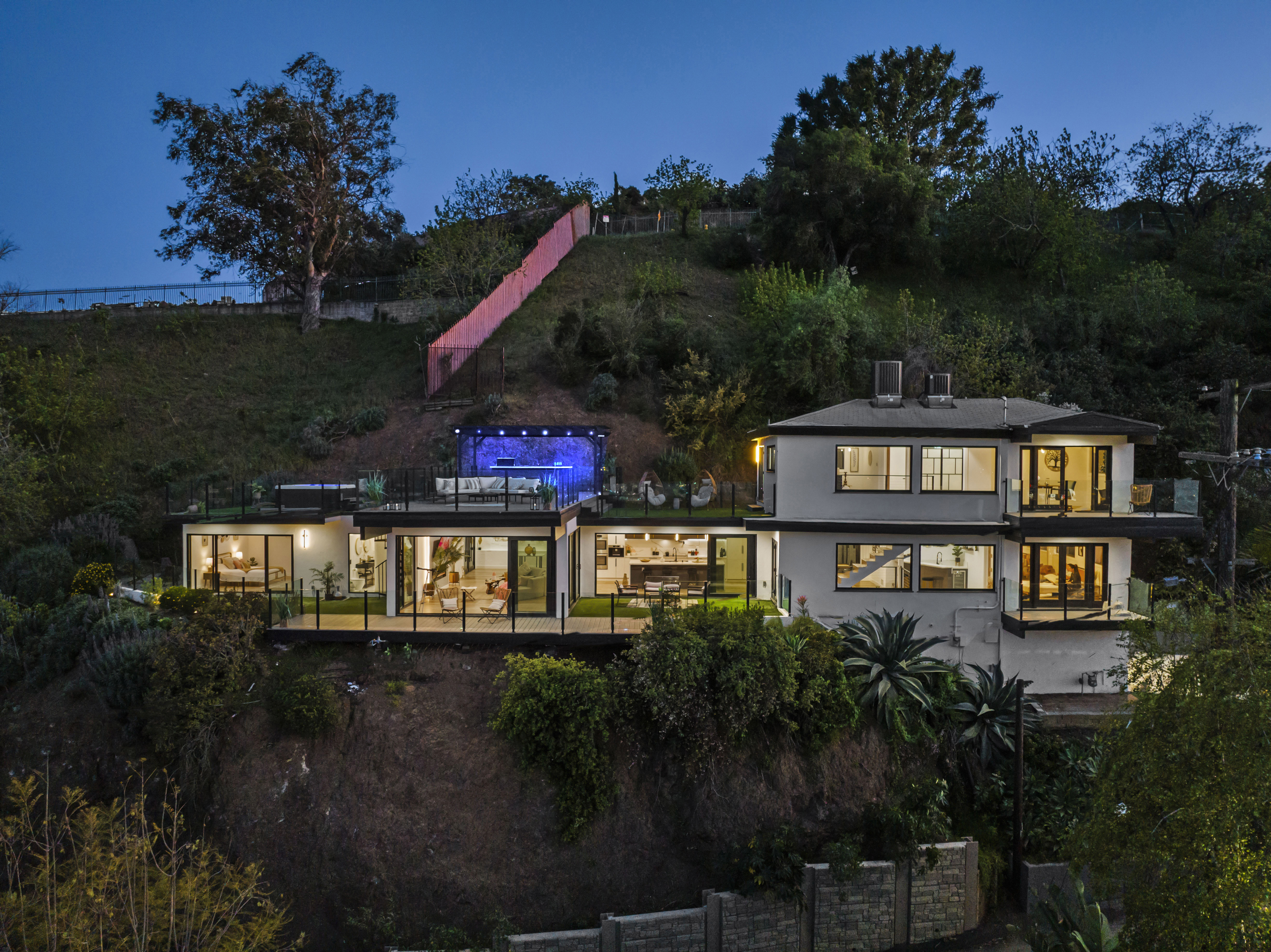 Luxury Estate w/ Hollywood Sign Views & Rooftop