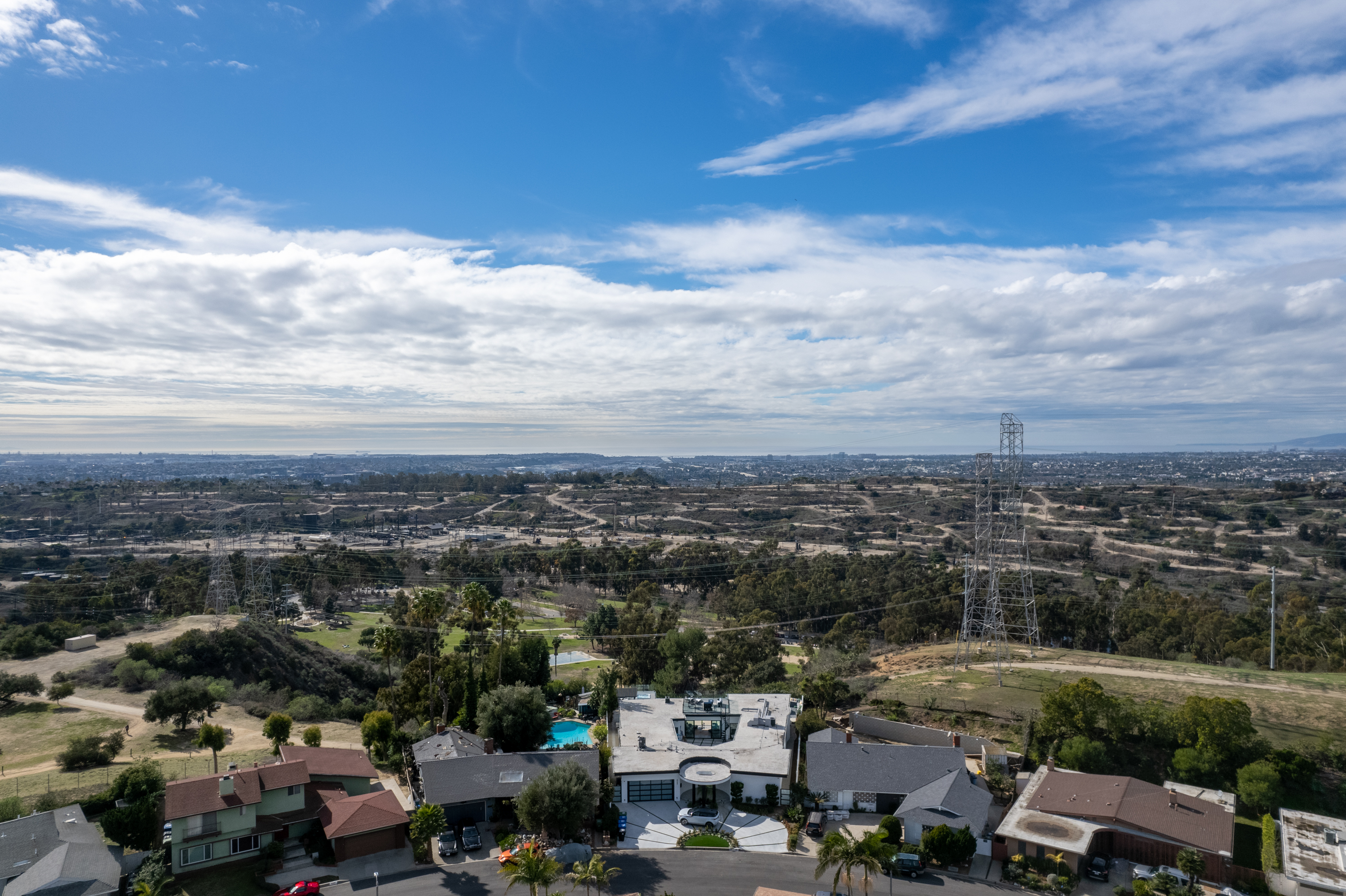 Prime Wallscape Ad Opportunity Near Kenneth Park