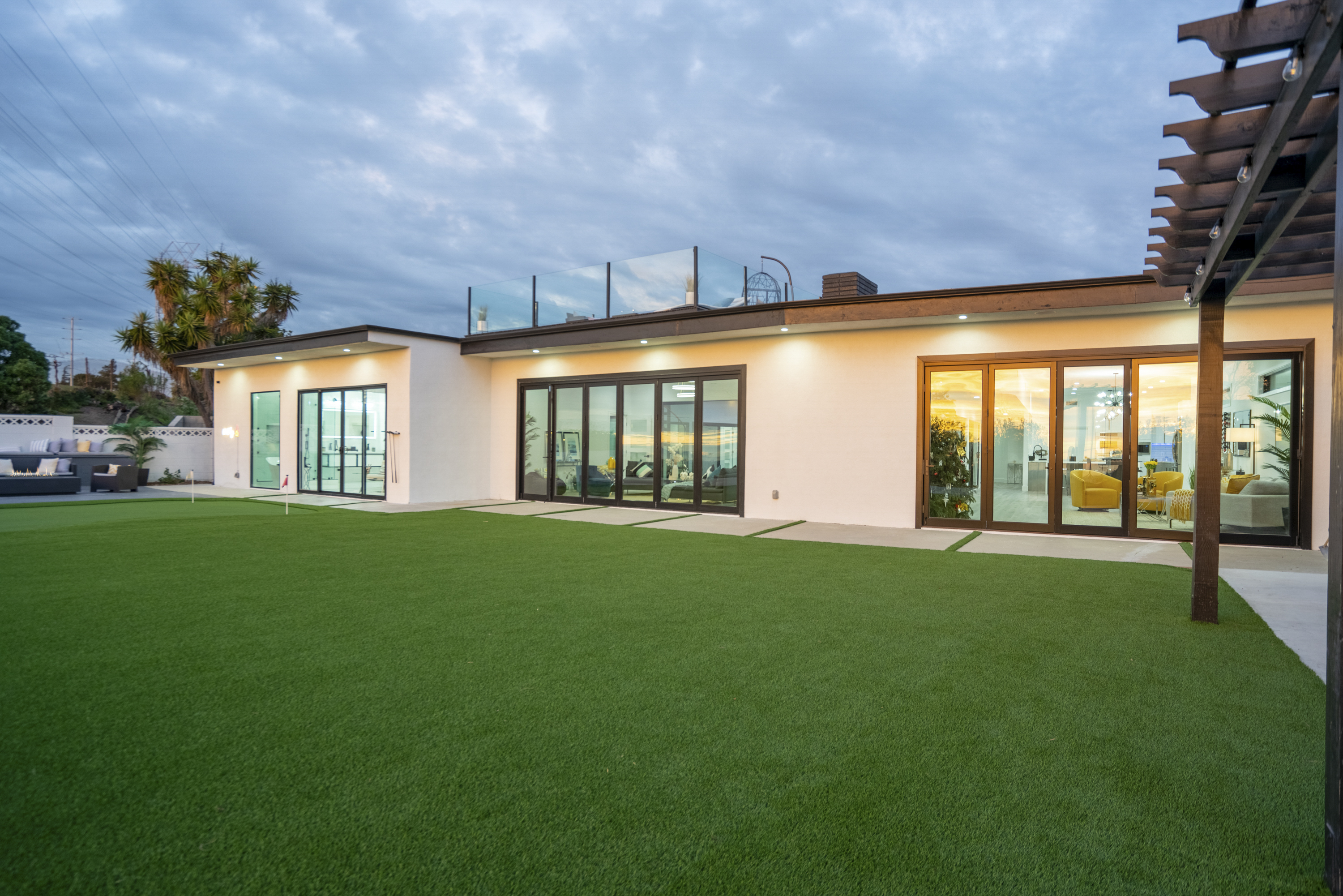 Stunning Pool Mansion with 360 Views!!