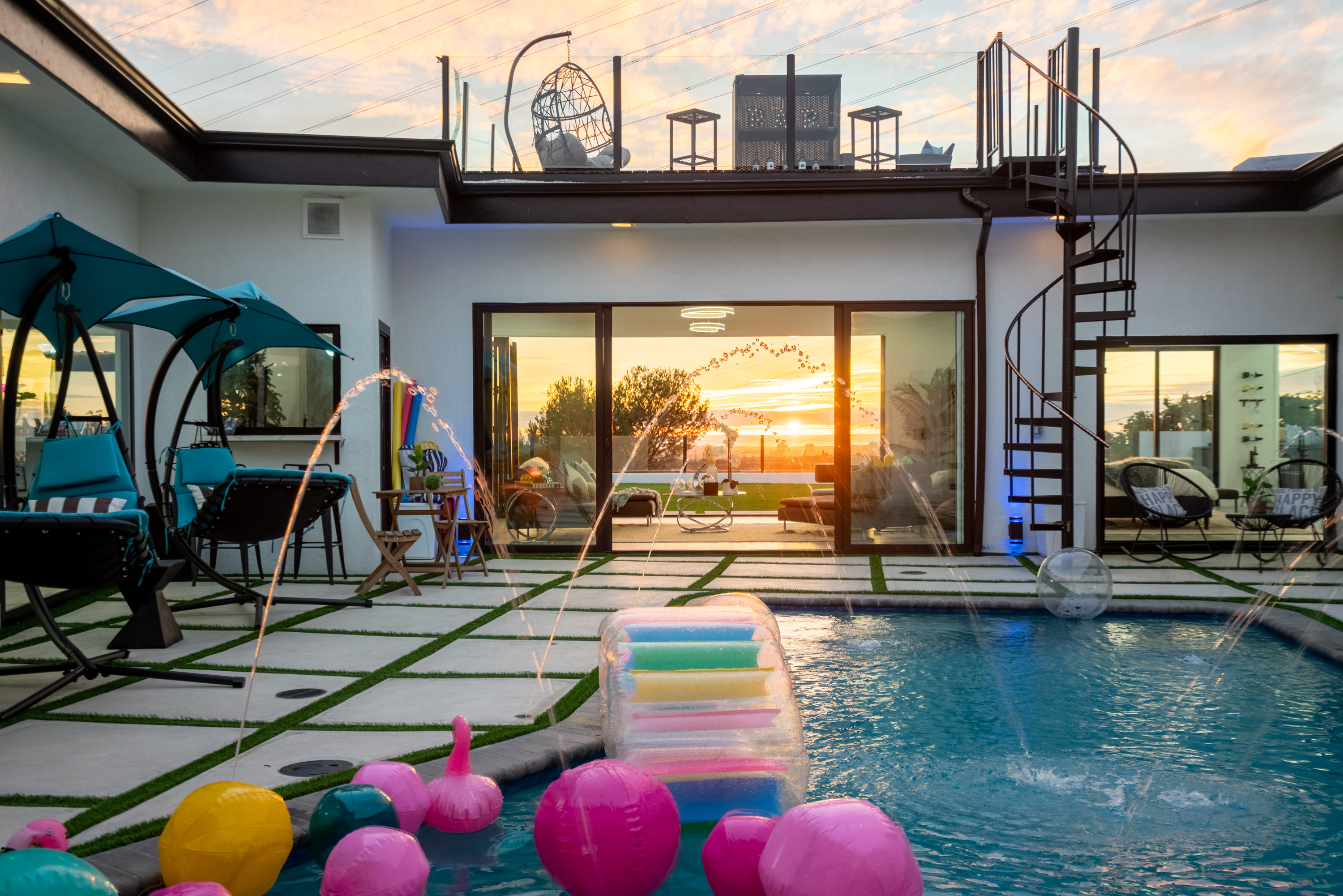 Stunning Pool Mansion with 360 Views!!