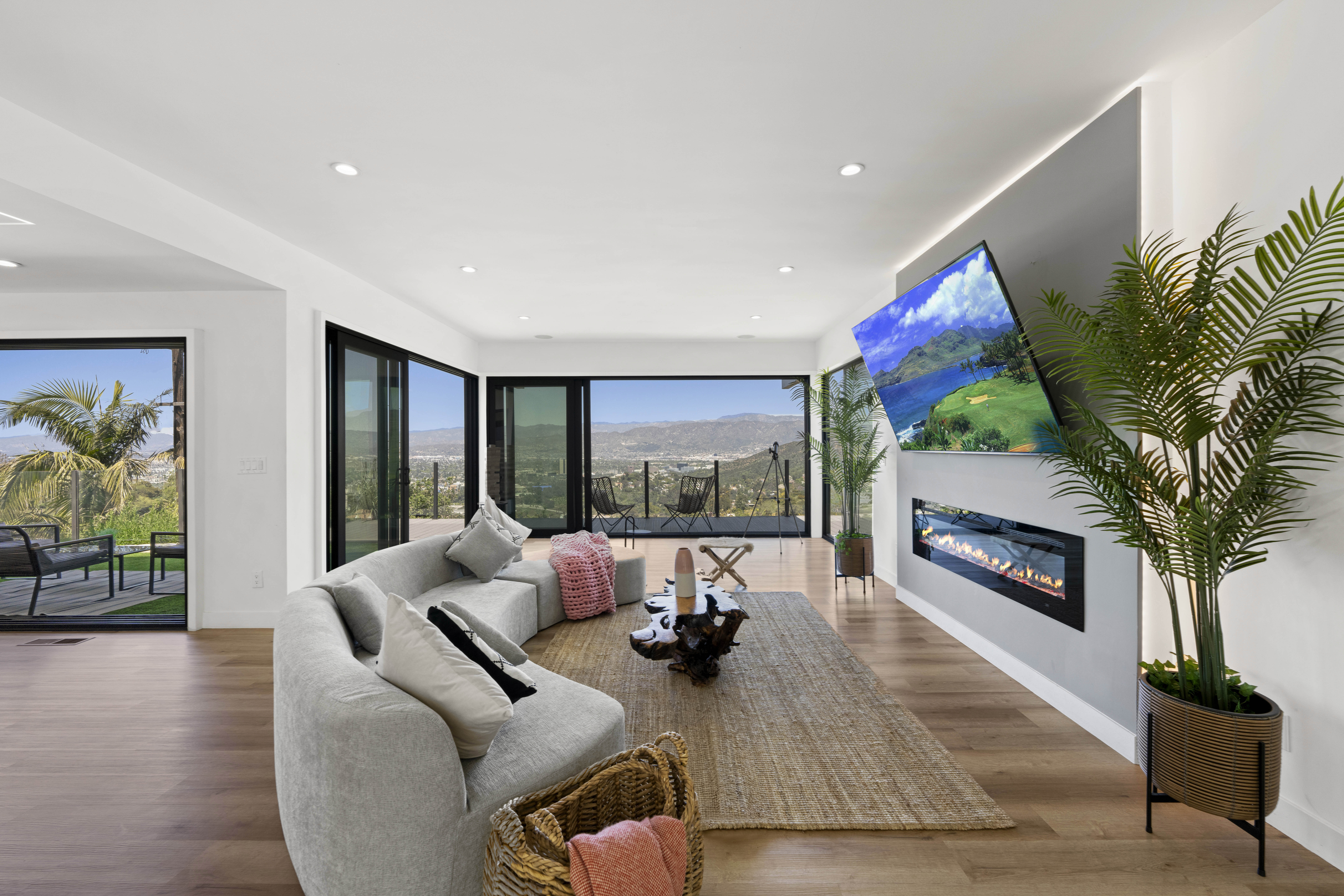 Luxury Estate w/ Hollywood Sign Views & Rooftop