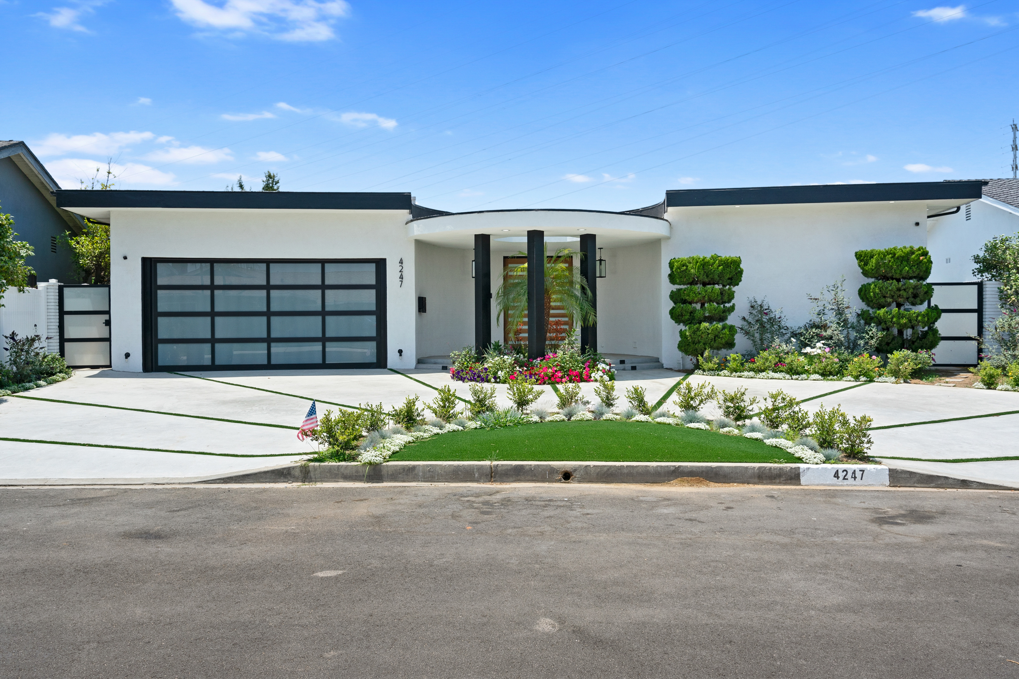 Prime Wallscape Ad Opportunity Near Kenneth Park