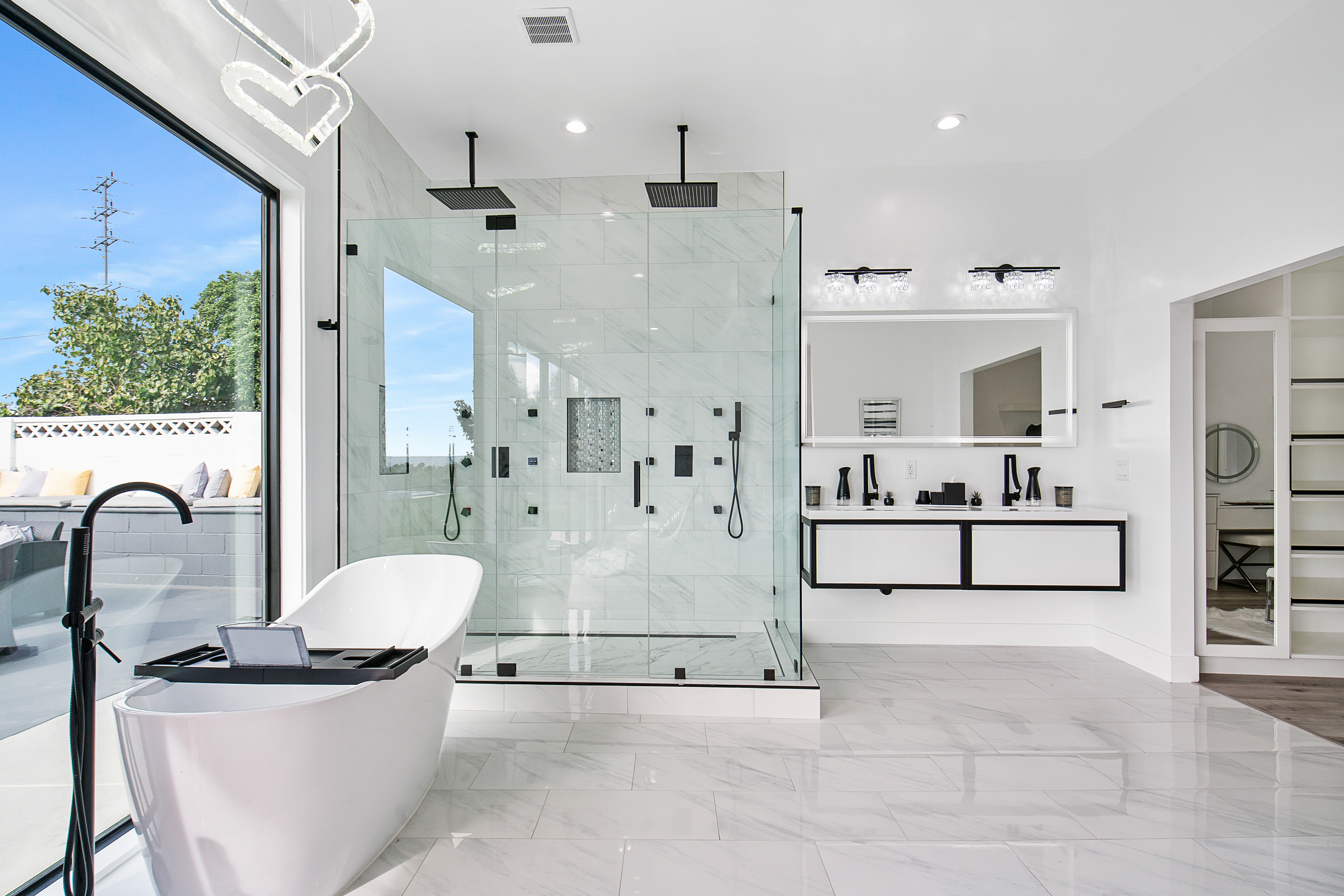 Stunning Pool Mansion with 360 Views!!