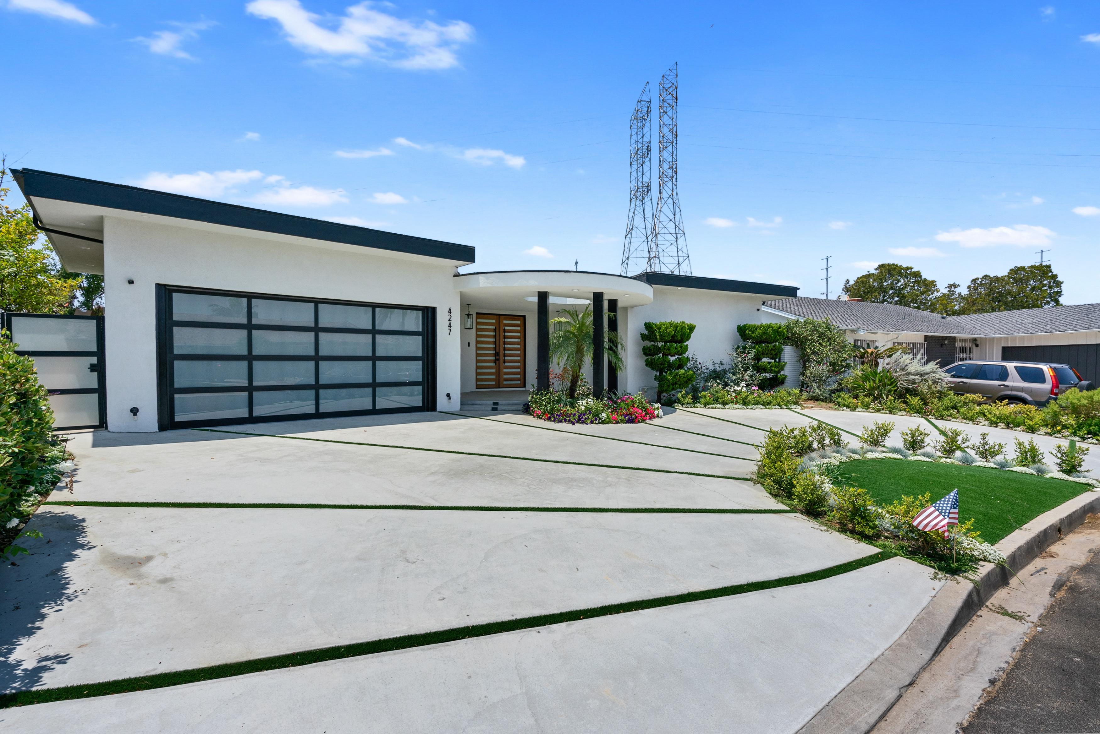 Prime Wallscape Ad Opportunity Near Kenneth Park