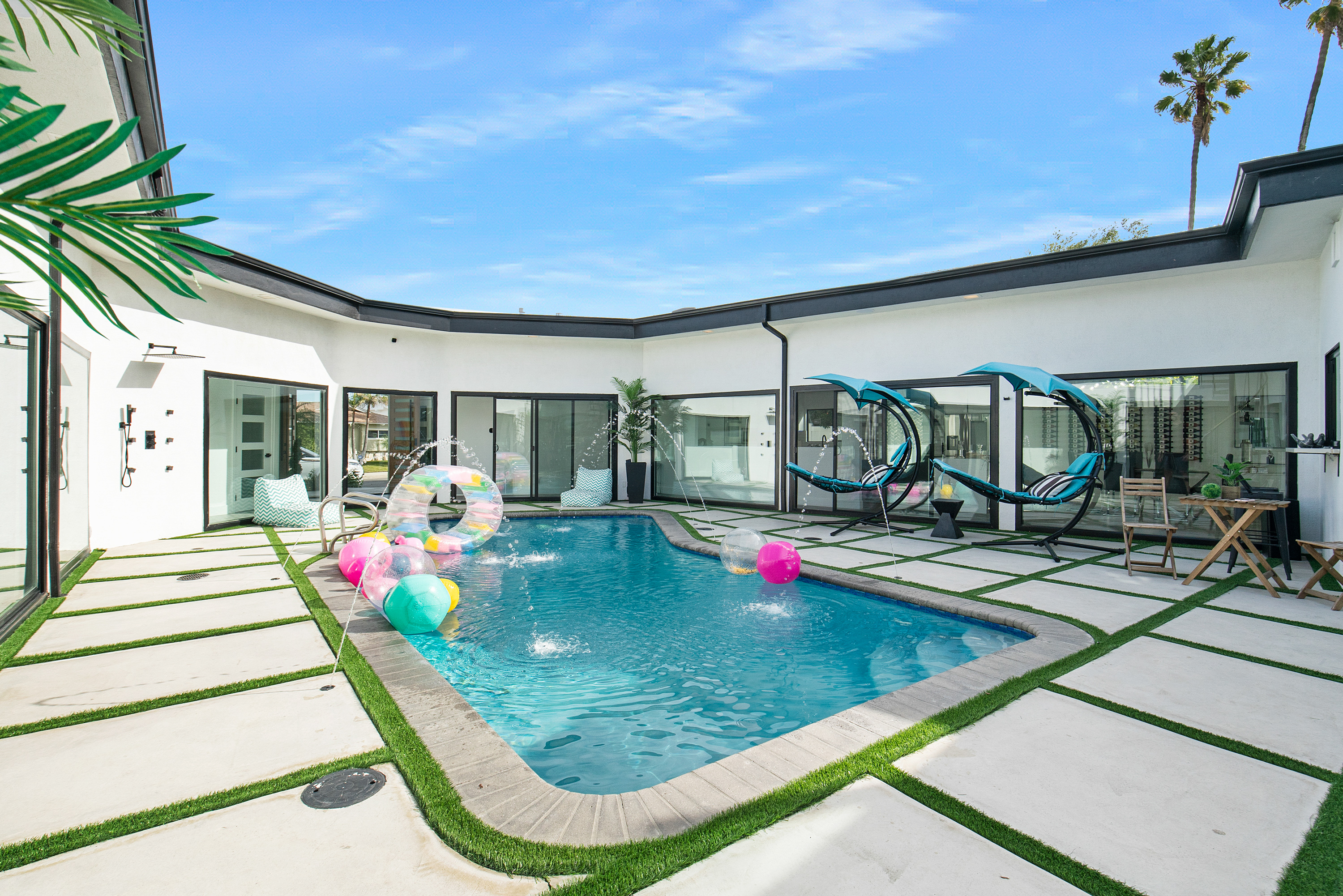 Stunning Pool Mansion with 360 Views!!