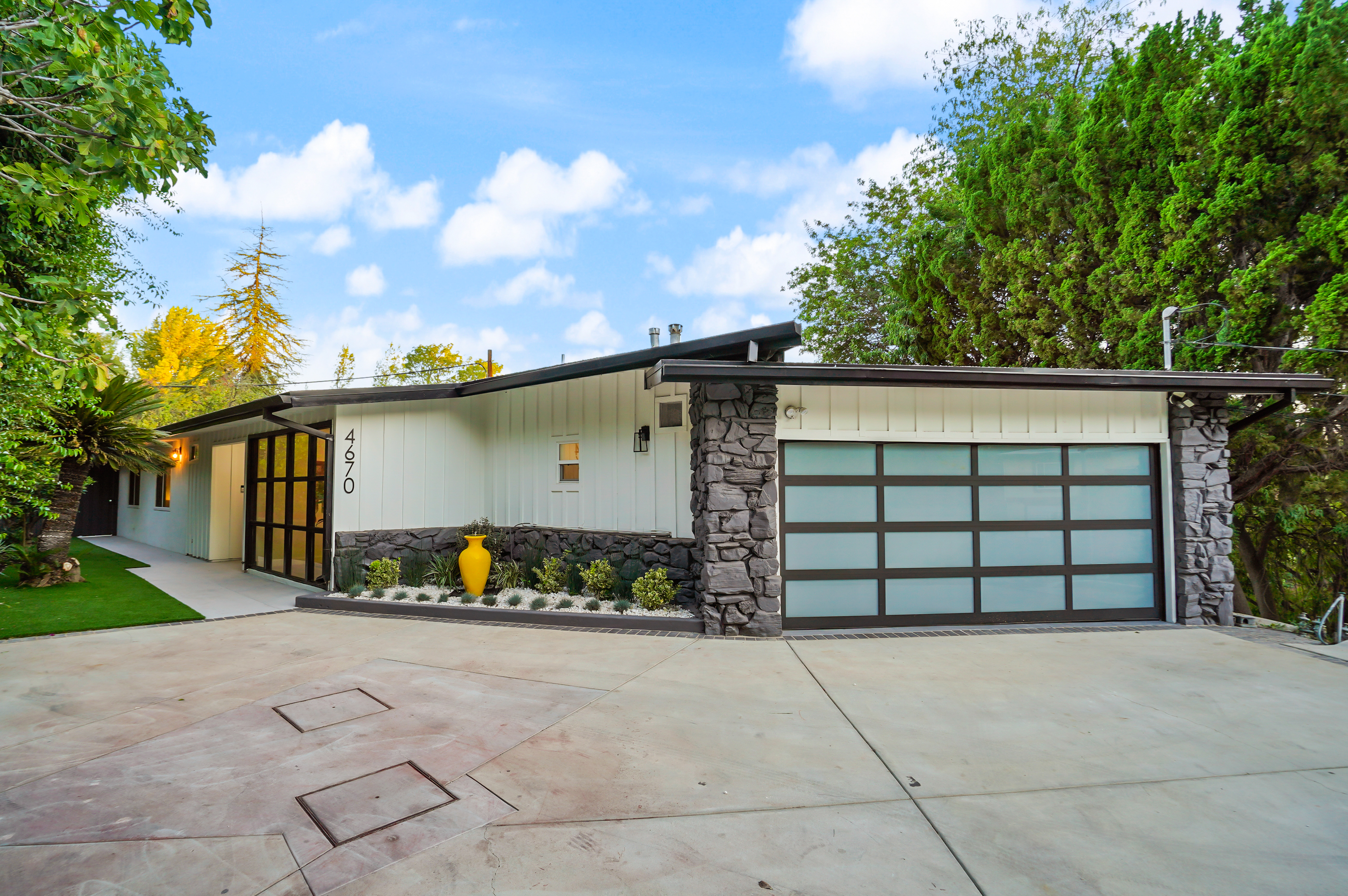 Breathtaking Tarzana Home with pool
