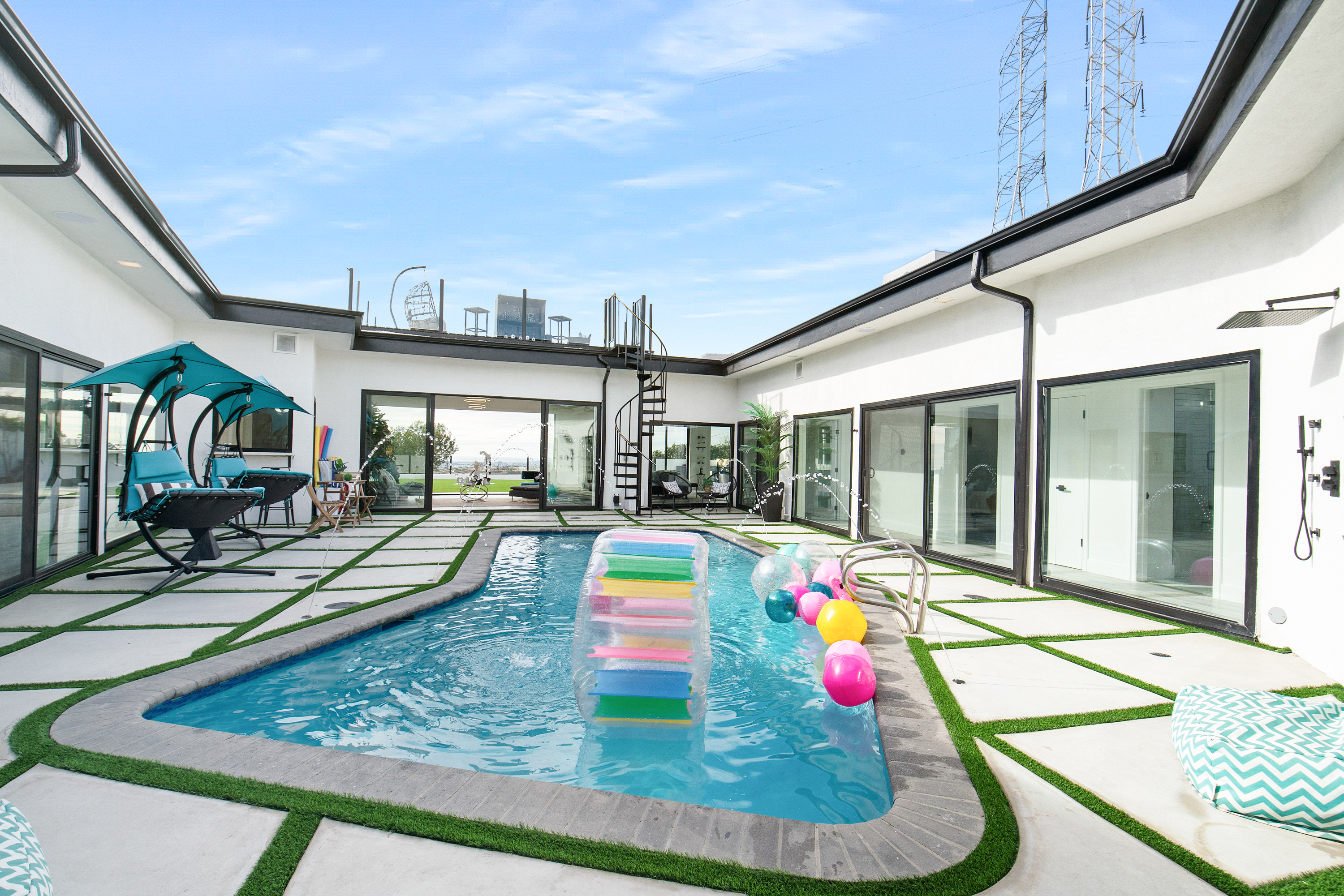 Stunning Pool Mansion with 360 Views!!