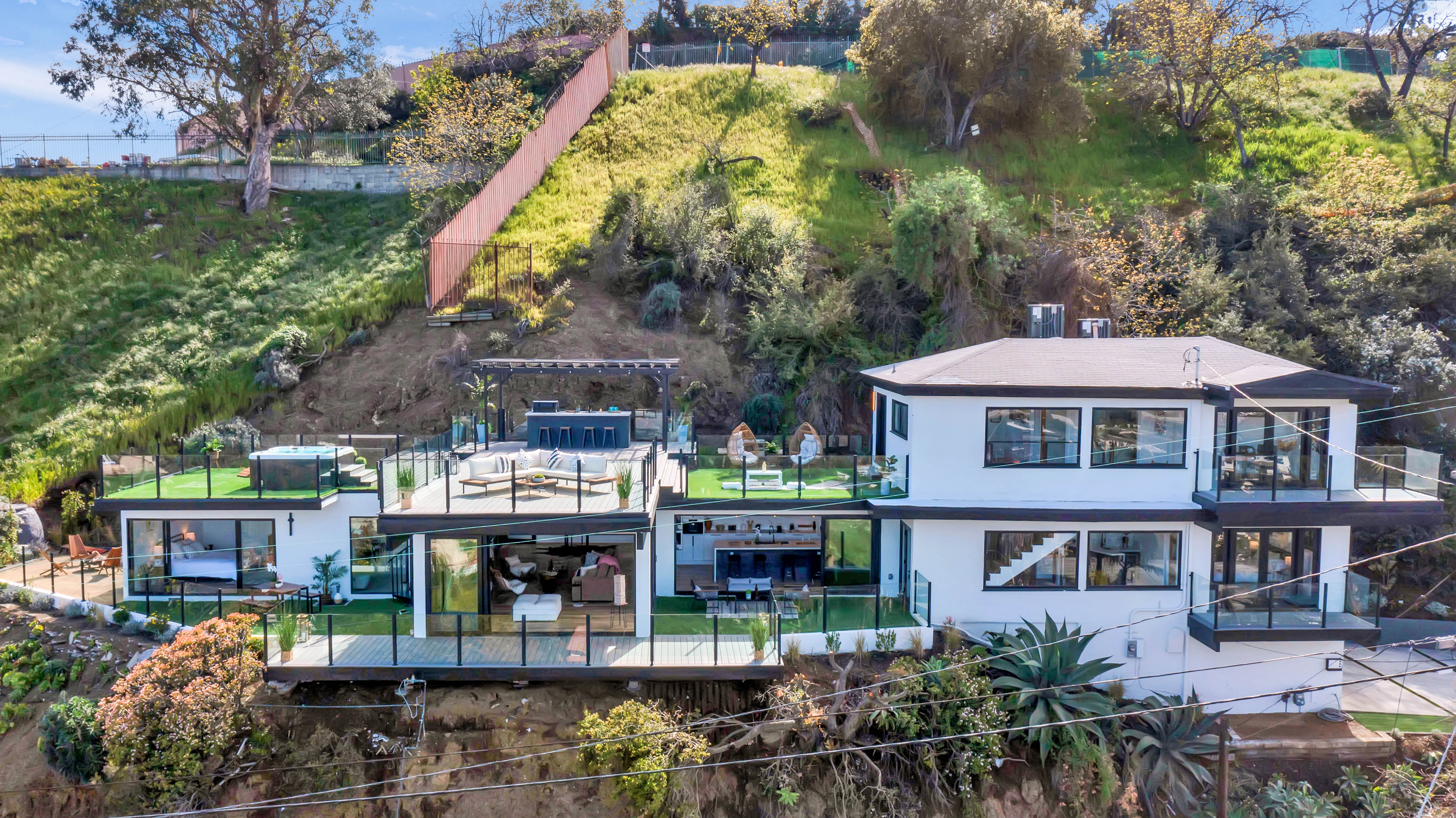 Luxury Estate w/ Hollywood Sign Views & Rooftop